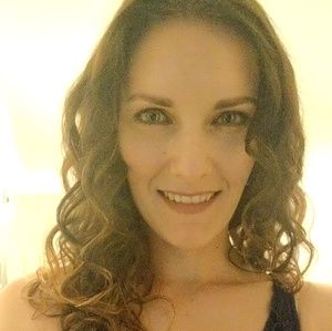 Meet your Posher, Dominique